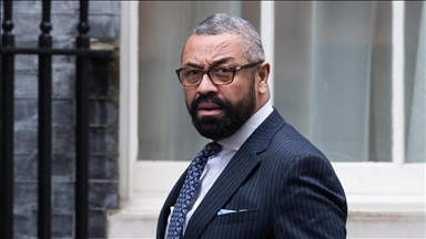 Британскиот министер Клеверли: Бомбардирањето на браната Каховка во Украина е воено злосторство