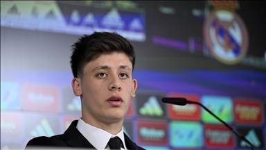 قدم.. ريال مدريد يقدم نجمه الجديد التركي أرضا غولر