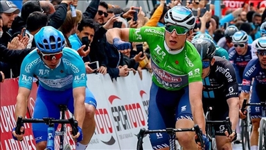 Belgian cyclist Jasper Philipsen wins 7th stage of Tour de France