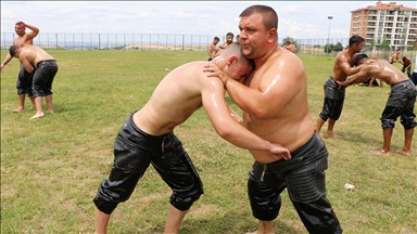 Kırkpınar cazgırlarından Ergun Sevindi, Edirneli pehlivanlara antrenörlük yapıyor