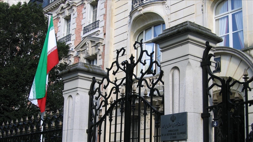 سفارة طهران في باريس تصف الاعتداء على مبناها بـ"الجبان" 