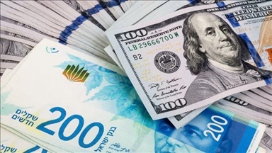 الشيكل يتجاهل تدخلات بنك إسرائيل ويتراجع إلى قاع 2016 