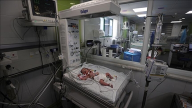 الصحة الفلسطينية: 39 رضيعا مهددون بالموت جراء انقطاع الأكسجين بمشفى الشفاء