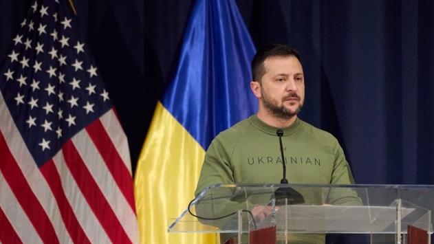 Zelenskyy in Washington to push for military aid