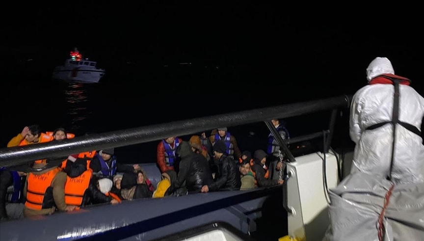 گارد ساحلی ترکیه 83 مهاجر غیرقانونی را در سواحل آیوالیک نجات داد