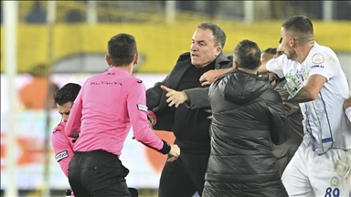 قدم.. استقالة رئيس نادي "أنقرة غوجو" إثر اعتدائه على حكم دولي 