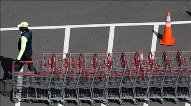 Americans' short-term inflation expectations fall to lowest level since April 2021