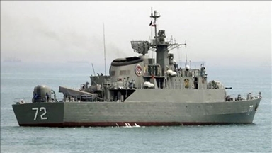 المدمرة الإيرانية "ألبرز" تدخل البحر الأحمر عبر "باب المندب"