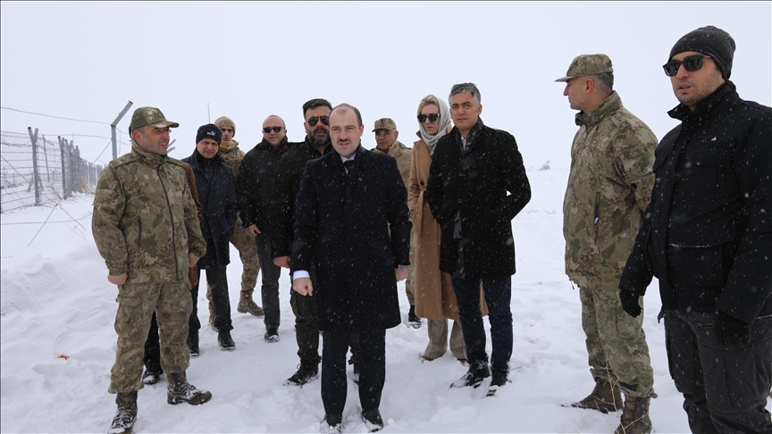 شور و هیجان مردم وان از افتتاح گذرگاه مرزی جدید بین ایران و ترکیه