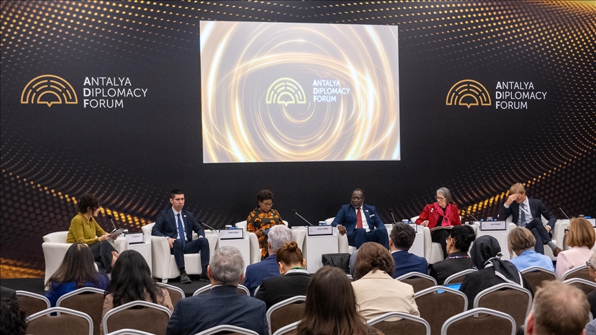 منتدى أنطاليا الدبلوماسي يبحث انعكاس الصراعات والمناخ على الأمن الغذائي