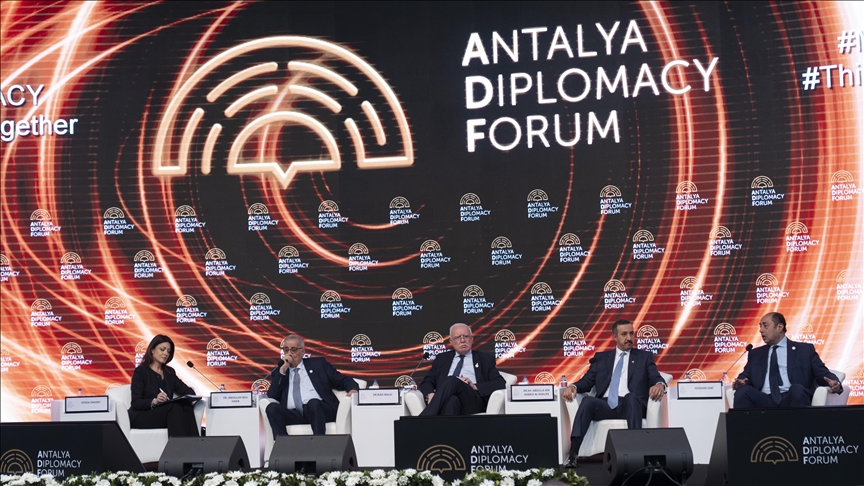 منتدى أنطاليا يناقش المشاكل الناشئة عن الاحتلال الإسرائيلي