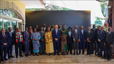 فيدان يلتقي عددا من نظرائه الأفارقة بمنتدى أنطاليا الدبلوماسي 