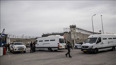 "حماس": بتر أرجل أسرى فلسطينيين بسبب الأصفاد انتهاك "خطير"