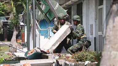 Tayvan'daki 7,4'lük depremin ardından arama ve kurtarma çalışmaları sürüyor