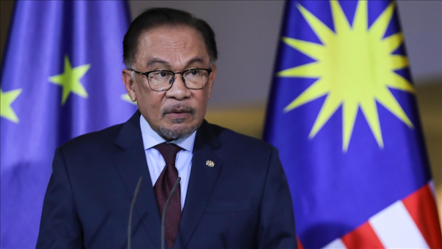 Malaysian premier opposes 'external interference' in South China Sea disputes
