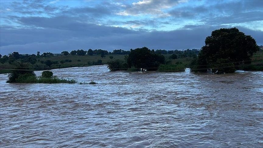 مصرع 6 أشخاص جراء فيضانات غربي الجزائر