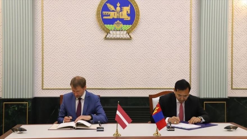 Монголия и Латвия подписали межправительственное «Соглашение о воздушном сообщении»