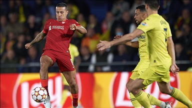 قدم.. الإسباني تياغو ألكانتارا يقرر إنهاء مسيرته الكروية