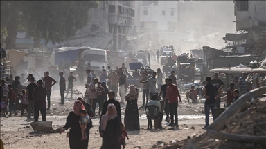 إصابات وتهجير "آلاف الأسر" إثر قصف إسرائيلي لمناطق شرقي غزة