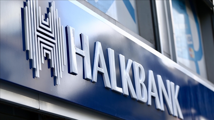 Halkbank'tan söylentilere ilişkin açıklama: Suç örgütlerine kredi  kullandırıldığı söylentileri tamamen gerçeğe aykırı