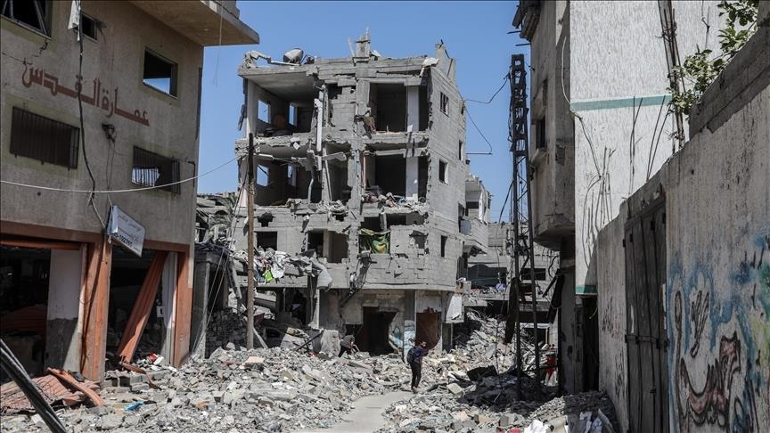 Најмалку 12 загинати во израелски воздушен напад врз куќа во Централна Газа