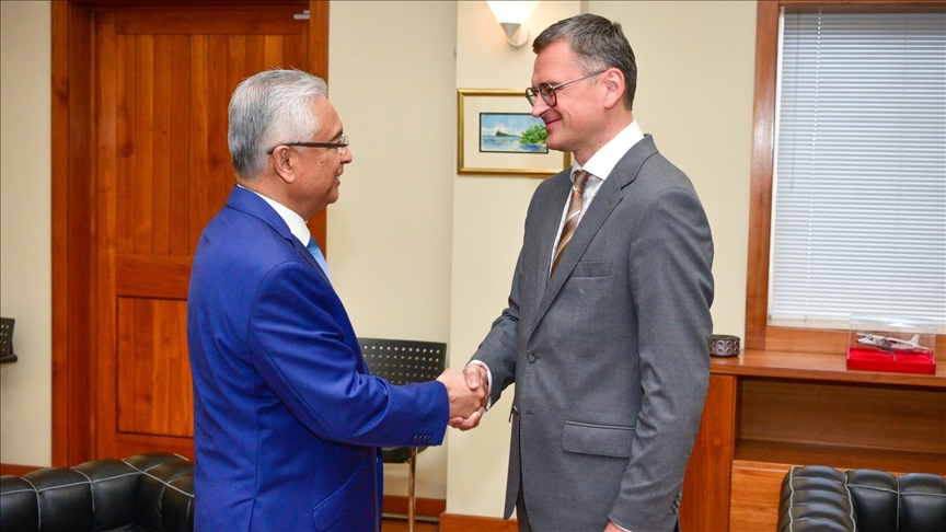 Глава МИД Украины и премьер Маврикия обсудили двусторонние отношения