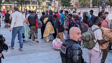 Paris sokaklarından çıkarılan evsizler, "eve" dönmek için Olimpiyatın bitmesini bekliyor