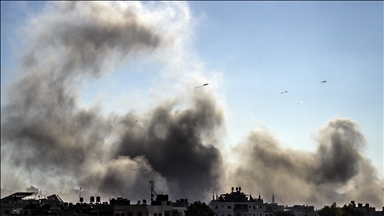 İsrail'in son 24 saatte Gazze'ye düzenlediği saldırılarda en az 60 Filistinli hayatını kaybetti