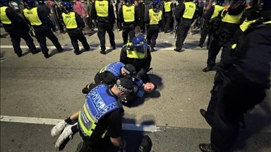 بريطانيا.. السجن لـ13 شخصًا شاركوا في عنف اليمين المتطرف