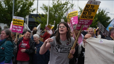 بريطانيا.. مناهضو العنصرية يملؤون الشوارع ضد خطط اليمين المتطرف