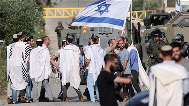 Illegal Israeli settlers attack Palestinian Bedouin community in southern West Bank