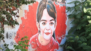 Azerbaycanlı ressam Diyarbakır'da ölü bulunan Narin Güran'ın portresini resmetti