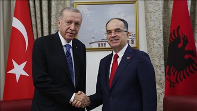 Претседателот Ердоган се сретна со албанскиот претседател Бегај