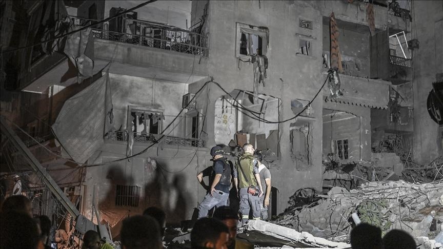 لبنان.. انتشال جثامين 43 شخصا وسحب جرحى من تحت الأنقاض 