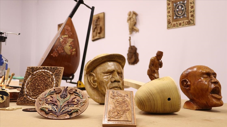 Hatayi sanatını ağaca işleyerek geleceğe taşıyor