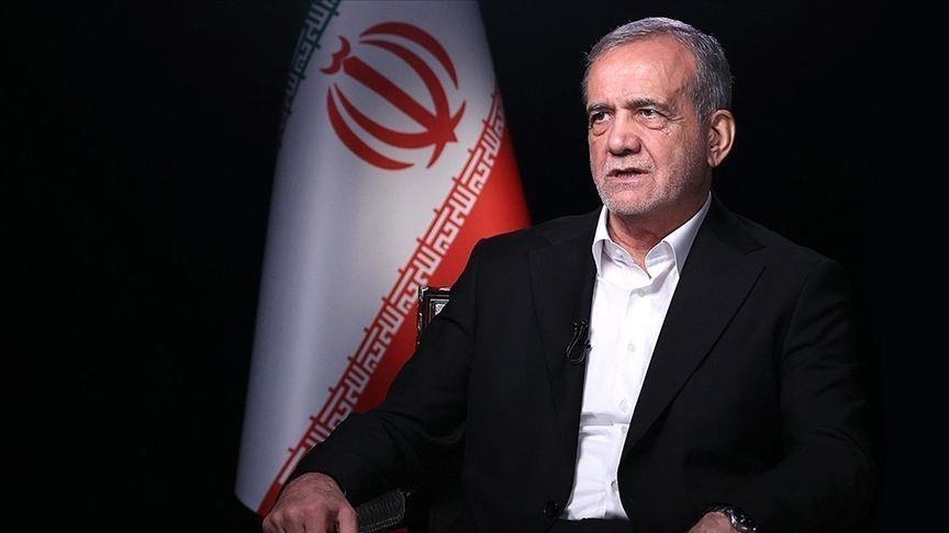 رئيس إيران يشيد باستضافة السعودية قمة لبحث العدوان الإسرائيلي