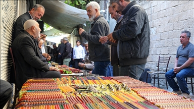 Hezkiriyên tizbiyan li Bazara Oturakçiyê ya dîrokî ya Adiyemanê tên bal hev