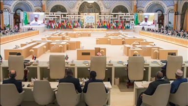 قمة الرياض.. لقاءات ثنائية لمنع اتساع الصراع بالشرق الأوسط 