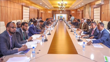 بعد 14 شهرا من إقالته.. حكومة الصومال تقر تعيين "راغي" قائدا للجيش