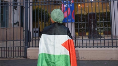 Condamnée à trois ans de prison pour des publications en lien avec Gaza, Amira Zaiter dénonce "une sanction politique"