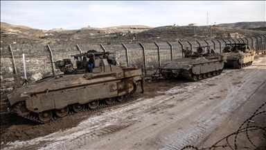 إسرائيل تؤكد انتشارها في 2-10 كيلومترات داخل المنطقة العازلة مع سوريا