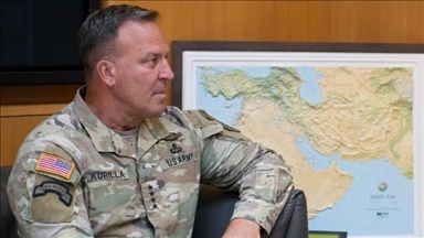 Командантот на ЦЕНТКОМ го посети Либан за да го надгледува првото повлекување на израелските трупи