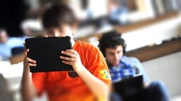İspanya, çocukları dijital tehditlerden korumak için uzmanlardan 107 maddelik tavsiye aldı