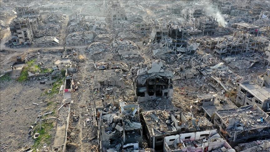 إصابة فلسطينيين اثنين بقصف إسرائيل جرافة جنوب غزة 