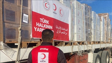 Türk Kızılay, çadır ve barınma malzemelerinden oluşan 57 tırın Gazze'ye giriş yaptığını bildirdi