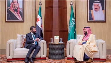 Riyad : Le président syrien de transition Al-Charaa rencontre le prince héritier saoudien