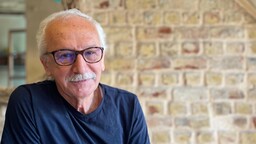 Yazar Cemal Şakar: Modern edebiyat, tümelin değil, tekilin peşindedir