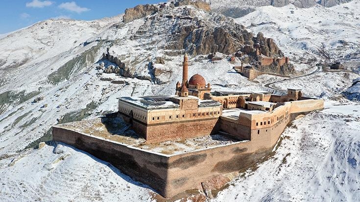 قصر إسحاق باشا.. سحر الشرق التركي لعشاق التصوير (تقرير)