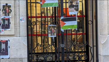 France : Manifestation devant Sciences Po Paris après l'exclusion de trois étudiants propalestiniens