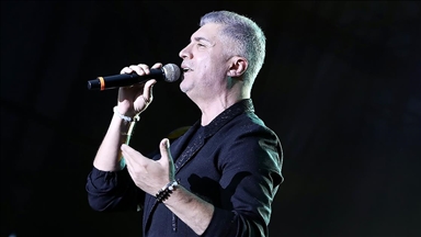 Sanatçı Özcan Deniz hakkında "imar kirliliğine neden olmak" suçundan soruşturma başlatıldı